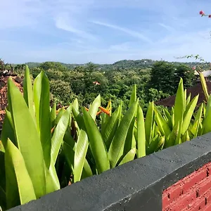 https://hidden-escapes-bingin-in-uluwatu-ocean-view-rooftop-joglo.ubudhotelsnow.com